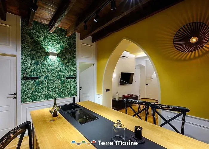 Apartman Under Bridge, Terremarine