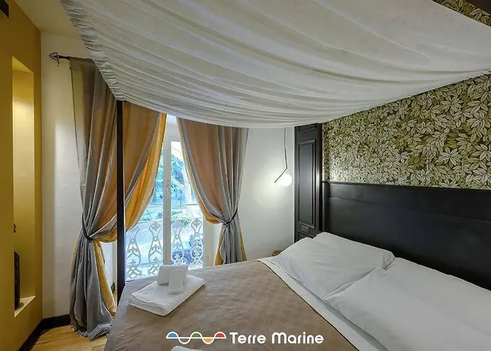 Under Bridge, Terremarine *